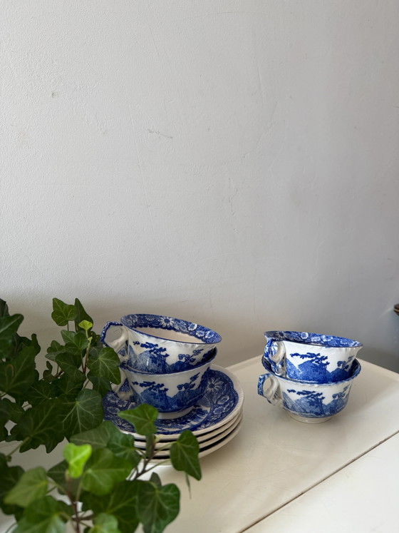 Blau-weiße Tassen und Untertassen, 4er-Set – Geschirr, Ceramic, Vintage (photo 2 of 5)