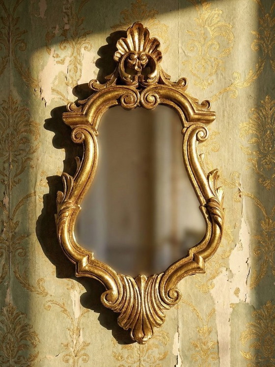Image 1 of Specchio da parete vintage in stile rococò dorato, Italia, circa 1950-1970, legno e stucco dorato.