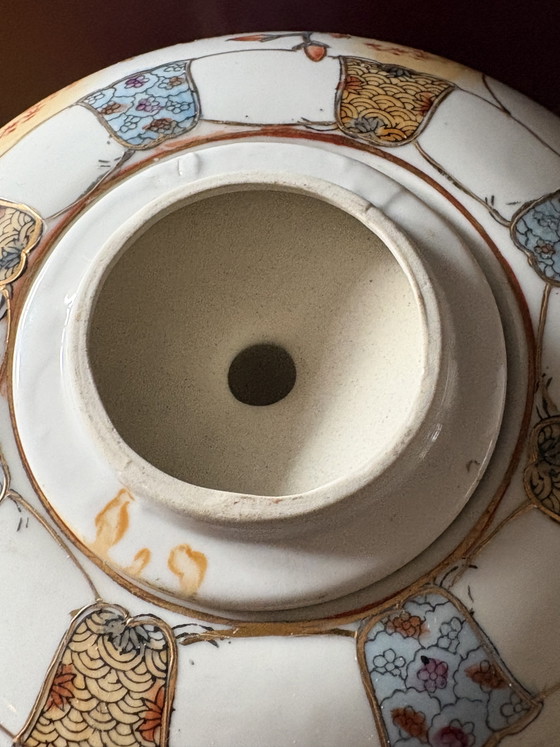 Beautiful Chinese Porcelain Vase With Lid (photo 9 of 12)