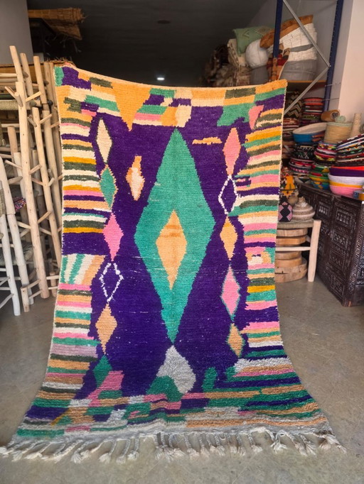 Lila-grüner marokkanischer Boujaad-Teppich 242 x 154 cm