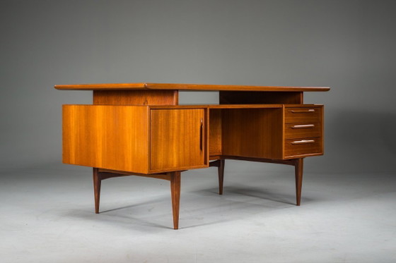 Image 1 of Escritorio modelo RT200 en teca, diseñado por Heinrich Riestenpatt, Alemania, década de 1960.