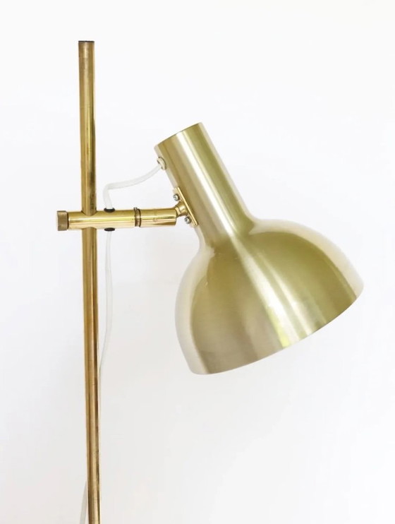 Image 1 of Vintage staande lamp messing Deens design retro