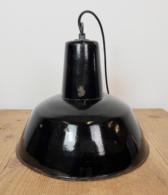Industrial Black Enamel Factory Pendant Lamp, 1950s, Metal, Industrieel (photo 14 of 15)