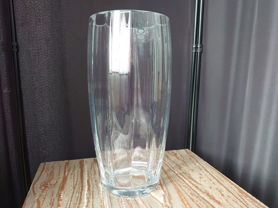 Image 1 of Vase en verre soufflé à la bouche avec facettes