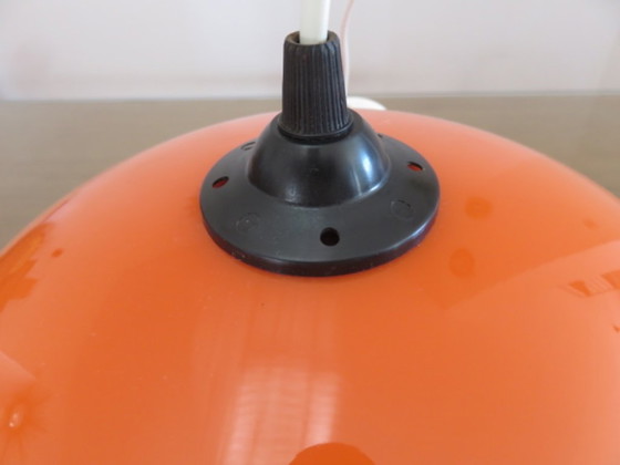 Image 1 of Suspension en opaline orange, 1970