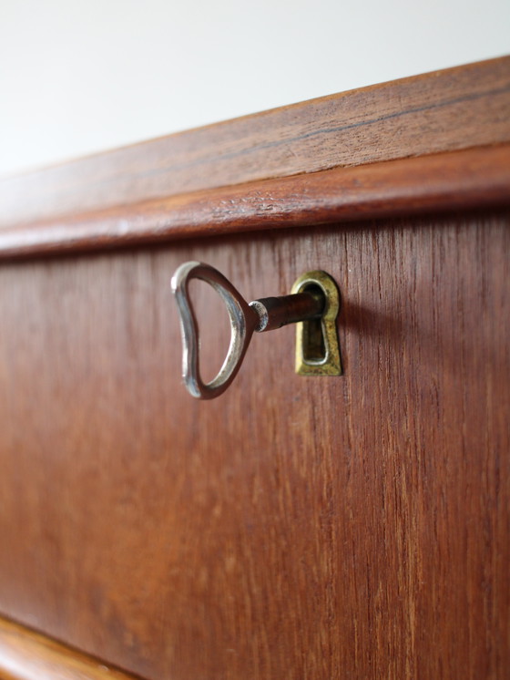 Image 1 of Vintage Deense smalle ladekast in teak 