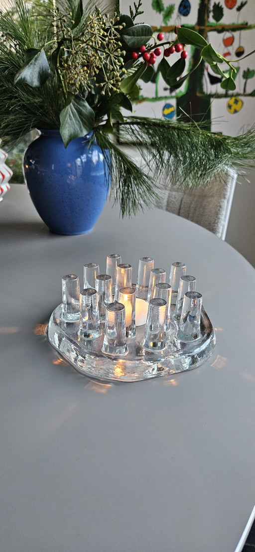 '70 Object pressed glass