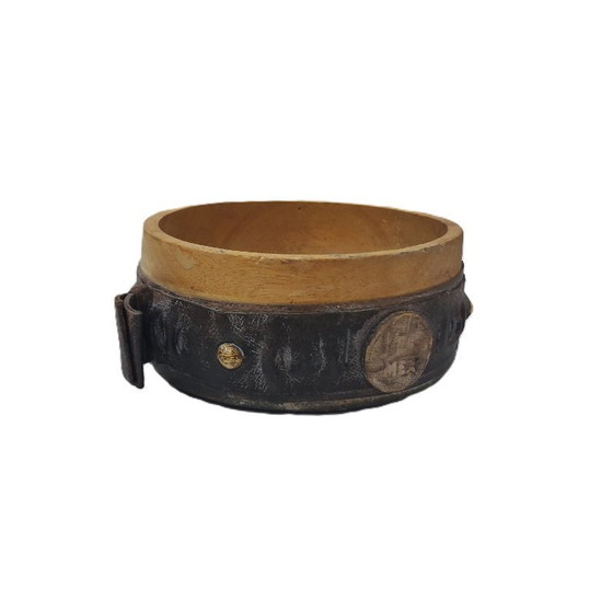 Image 1 of Vintage houten kom met leren decoratie