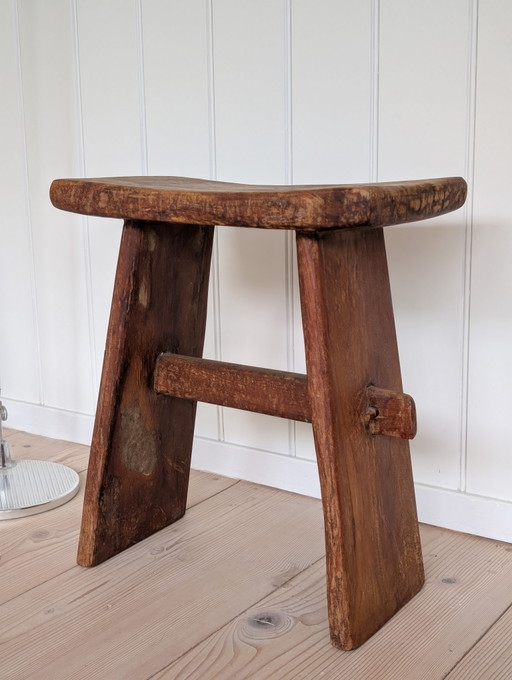 Antiker chinesischer Holzhocker / Sattelhocker – Wabi Sabi – krukjes, Wood