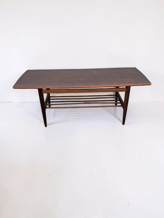 Image 1 of Vintage salontafel met lectuurrek 