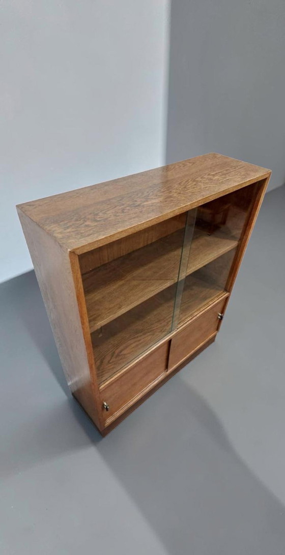 Image 1 of antiek boekenkast jaren '50