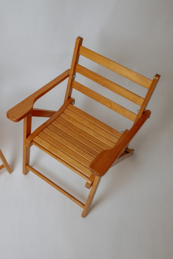 Image 1 of Ensemble de 2 chaises pliantes vintage en bois pour enfants