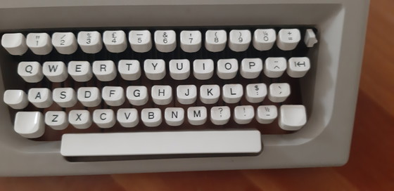 Image 1 of Typewriter with case Olivetti Lettera 25