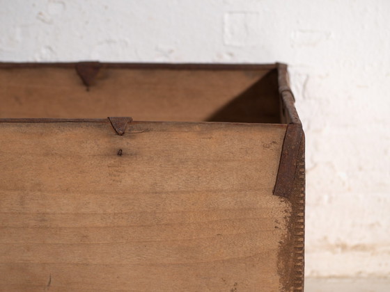 Antica misura per grano Dou in legno di olmo, Cina, circa 1920, Oggetti decorativi, Ferro, Marrone, Rustic (foto 2 di 7)
