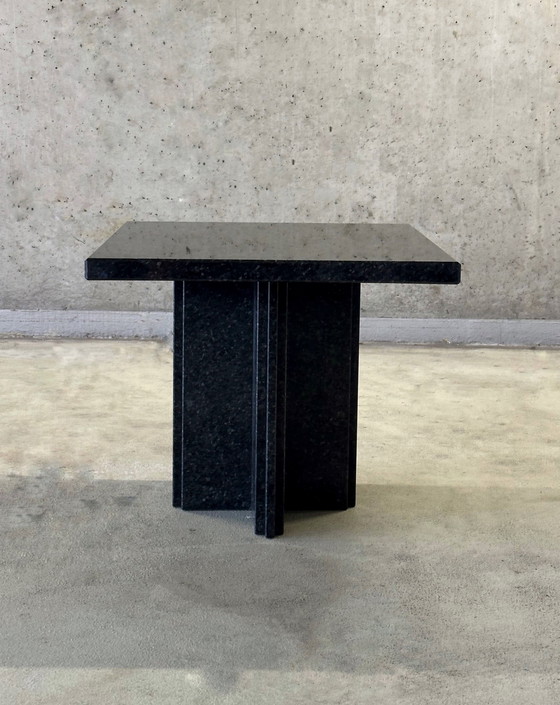 Image 1 of Granieten vintage / bijzettafel naturale