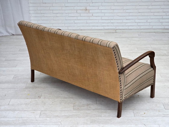 Image 1 of Divano danese a 2 posti, anni '50, rivestimento in tessuto di lana beige, gambe in legno di faggio.