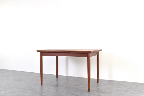 Mid-Century Danish Teak Extendable Dining Table, 1960s. – Wood (photo 7 of 18)