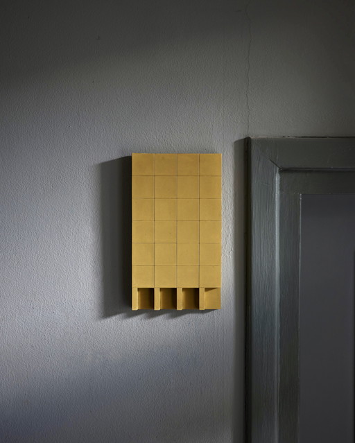 Oggetto brutalista in cemento armato