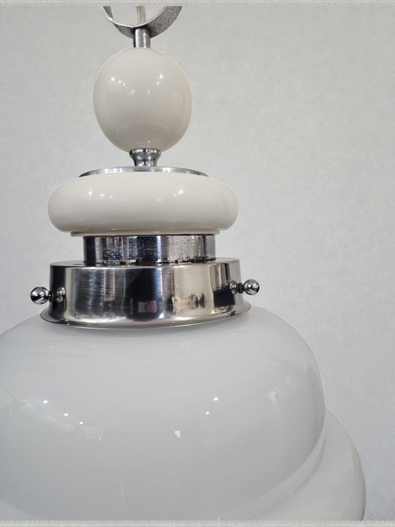 Image 1 of Grande lampada a sospensione "Gradoni" in stile spaziale – Vetro bianco pesante – Italia anni '70