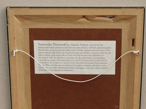 Image 1 of Mujer joven con un ramo de flores, Bangkok 1975, Tailandia, Mujer joven con flores