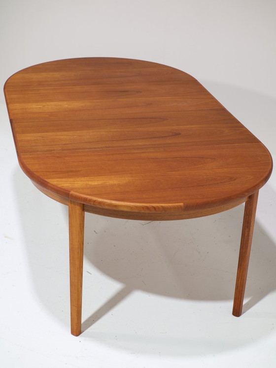 Image 1 of Uitschuifbare ronde eettafel Skovby Møbelfabrik teak Deens vintage