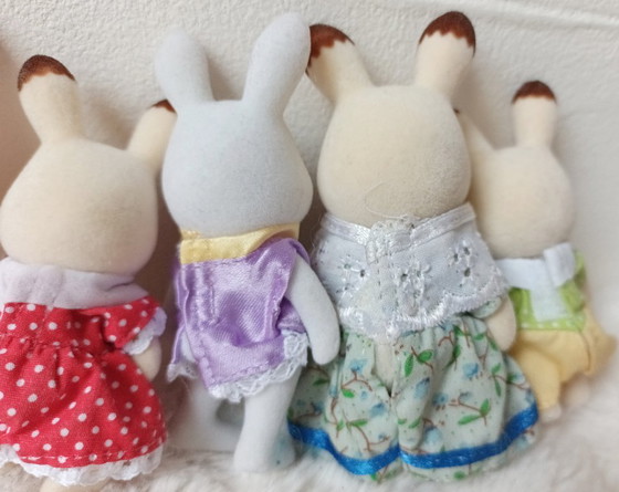 Image 1 of Konvolut von 5 Sylvanians-Hasenfiguren der Epoch