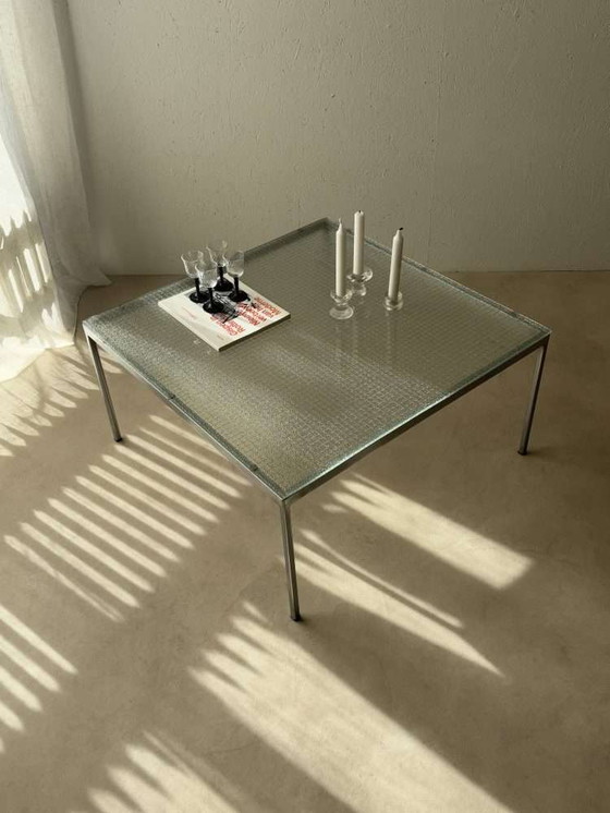 Image 1 of Table basse en acier inoxydable avec plateau en verre armé, style minimaliste des années 1960