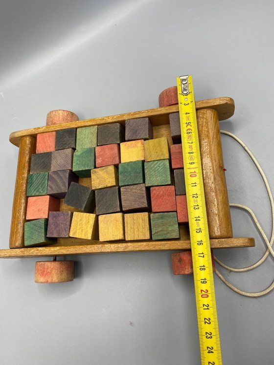 Vintage houten trekkar – Bouwspeelgoed – Kleurrijke houten blokken – jaren 1950-1960 – Decoratieve objecten (photo 4 of 4)