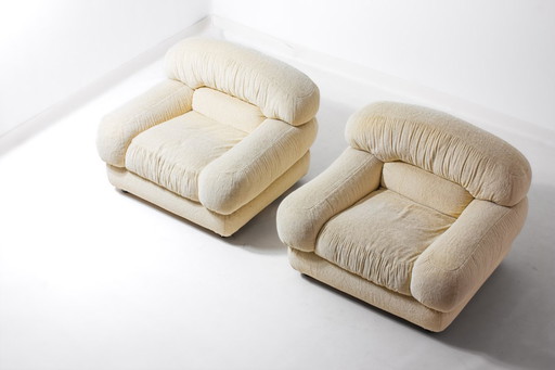 Elegantes sillones italianos en tela color crema, años 70