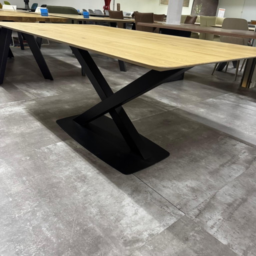 Table talk Oxxi – Bert Plantagie, eettafels (photo 2 of 6)