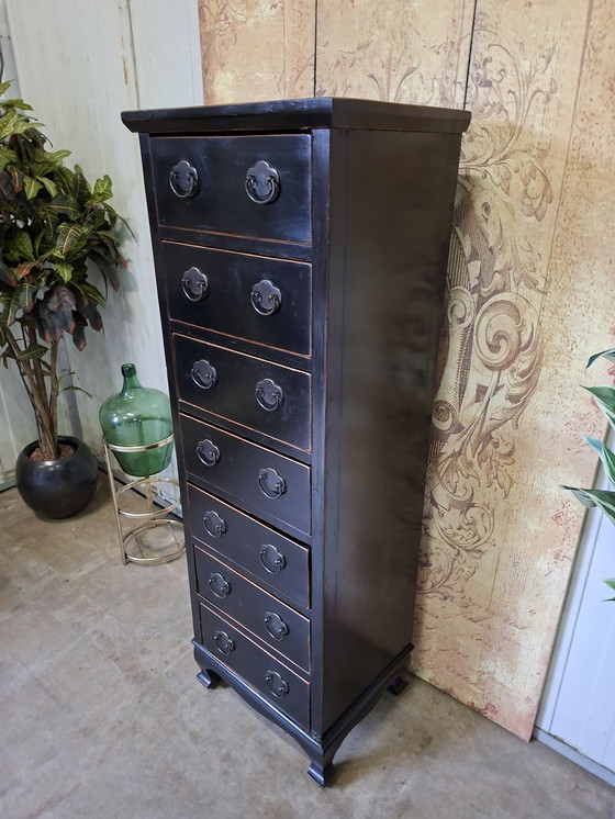 Image 1 of Commode haute chinoise, armoire d'apothicaire, classeur, dimensions 50x41cm et 149cm de hauteur.