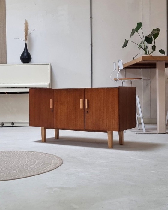 Mid Century Sideboard – Wood (photo 18 of 20)