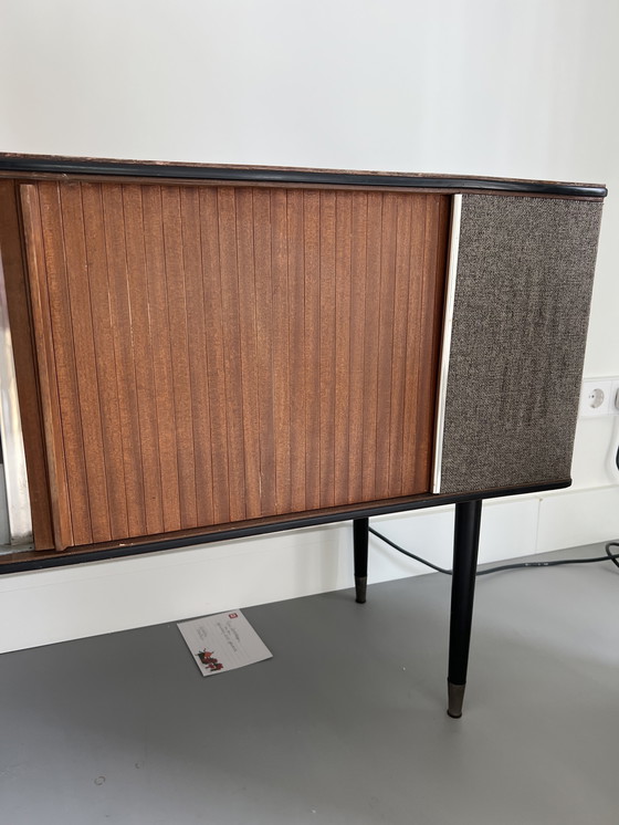 Image 1 of Tourne-disque vinyle vintage avec radio et Bluetooth