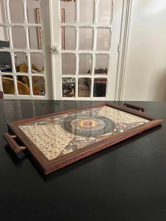 Image 1 of vassoio in legno decorato con ali di farfalla