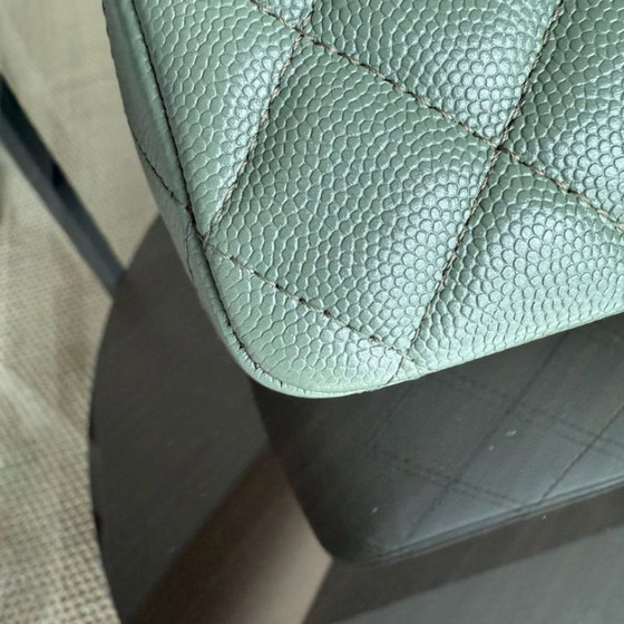 Image 1 of Chanel Classic Flap Medium - Caviar 25CM Gewatteerd generfd kalfsleer Lichtblauwgroen Goudkleurige hardware Serie 25