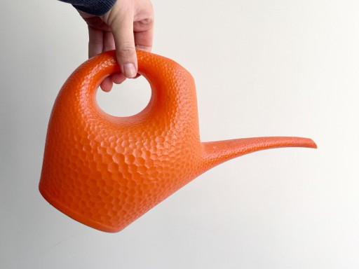 1x Vintage Orange Plastic Vitri Watering Can - 2 Liters - Space Age Design – tuinaccessoires (photo 2 of 7)