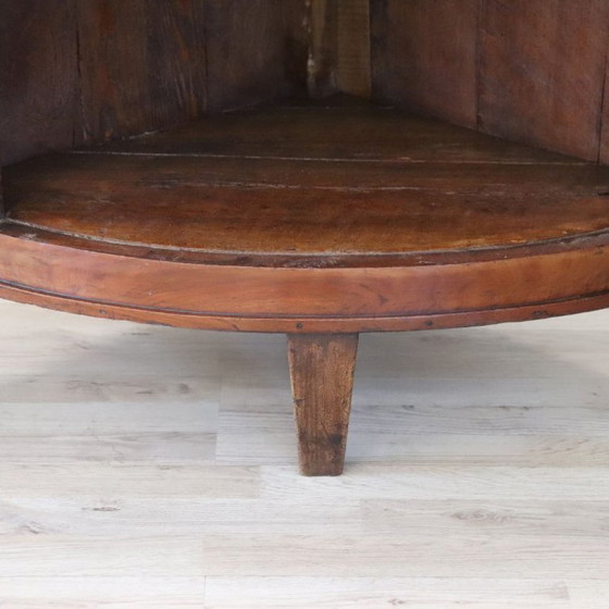 Paire d'armoires d'angle anciennes en noyer massif, Italie, XVIIIe siècle – Armoires de rangement, Wood (photo 16 of 20)