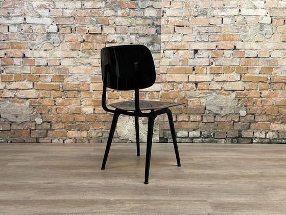 Ahrend Revolt, Black plastic | Friso Kramer, Dining chairs, Metal, Wood, Modern (photo 4 of 15)