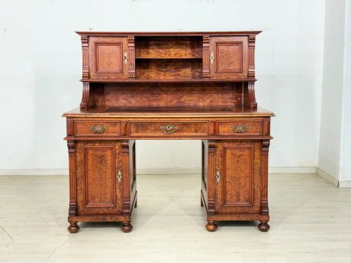 Magnífico escritorio de la época Gründerzeit: un escritorio/secreter antiguo de gran calidad, de alrededor de 1880. – bureau