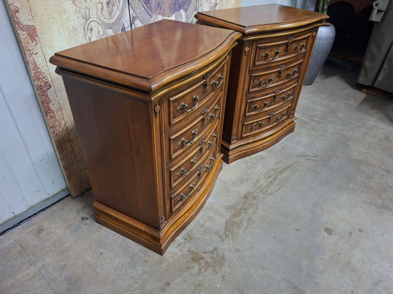 Image 1 of Klassieke Italiaanse nachtkastjes, ladekasten afm. 55x33cm en 64cm hoog.  
