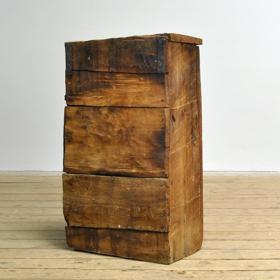 Armoire en bois de style primitif, vers 1930 – Meubles de rangement, Iron, Wood (photo 13 of 13)