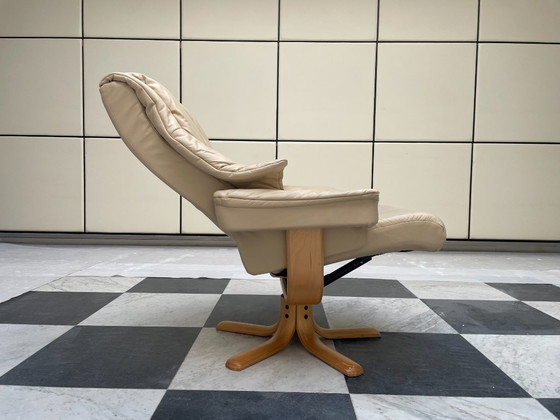Poltrona Reclinabile Girevole in Pelle, Crema, Poltrone relax, Legno, Vintage (foto 2 di 13)