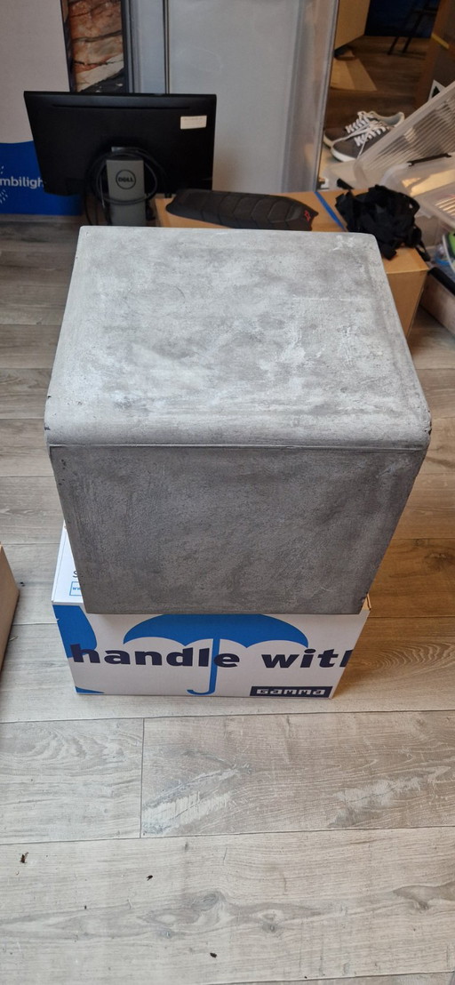 Betonnen Voetenbankje/Hocker – hockers en poefs, Other (photo 2 of 5)