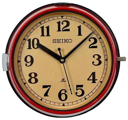 Reloj de pared vintage Seiko con forma de barco rojo, década de 1970