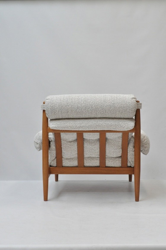 Image 1 of Flauschig & funktionell - Original Eric Merthen Sessel aus weißem Mischbouclé