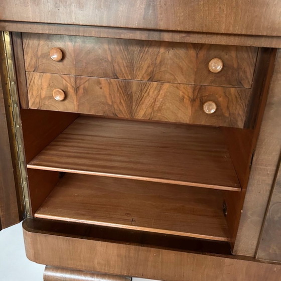 Image 1 of Aparador/credenza de los años 30-Mueble Art Déco alemán que retoma el diseño de la Bauhaus con sus líneas claras.