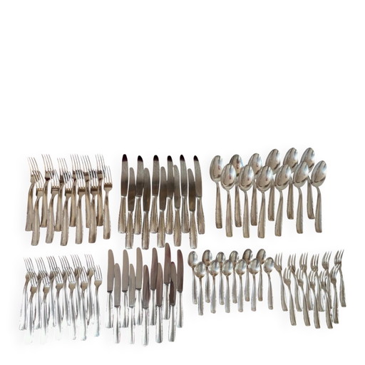 Een bestekset van 81 stuks. – Metal