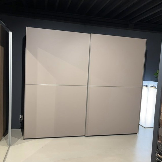 Image 1 of Armadio con ante scorrevoli Nolte Concept ME310