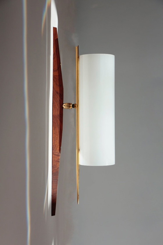 Image 1 of 4 Modernistische verstelbare wandlampen in teak en messing – 1950