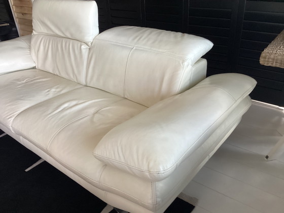 Schönes weißes Ledersofa mit passendem Hocker – DFS, Chaise longue, Leather (photo 7 of 12)